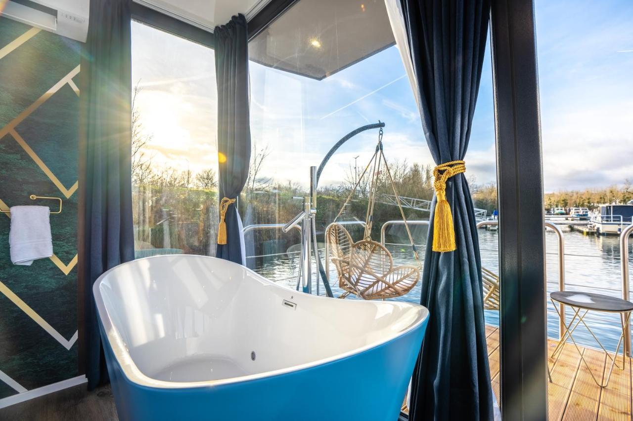 L'Escale Royale Saint-Martin-La-Garenne Port Ilon - Seine - Giverny Bagian luar foto